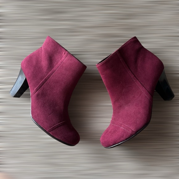 Aerosoles Scroll Book Womens Ankle Boots Burgundy Faux Suede - Picture 2 of 5
